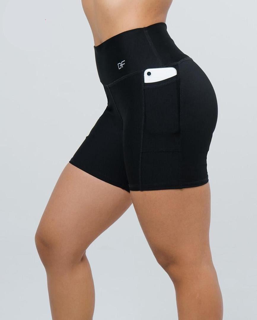 Short Unicolor con Bolsillo